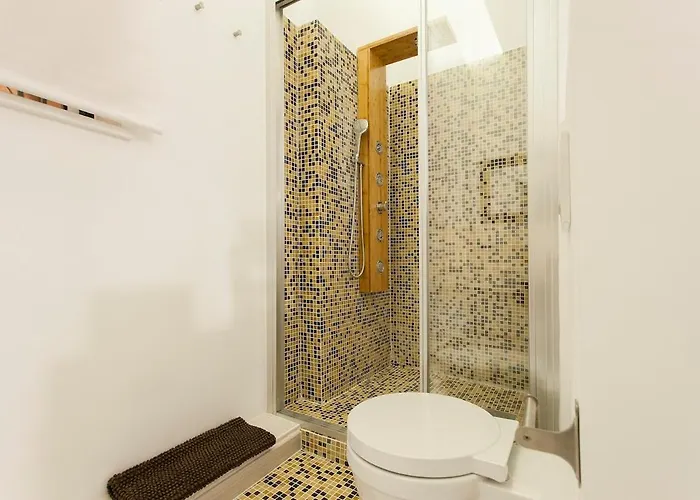 게스트하우스 Ginjinha House - 4 - Bairro Alto - With Ac By Lisbeyond 3*